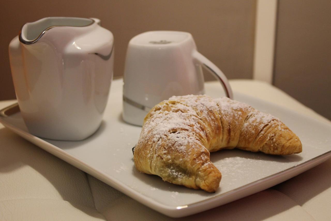 Al 68 Di Piazza Cavour Bed & Breakfast Napoli Dış mekan fotoğraf